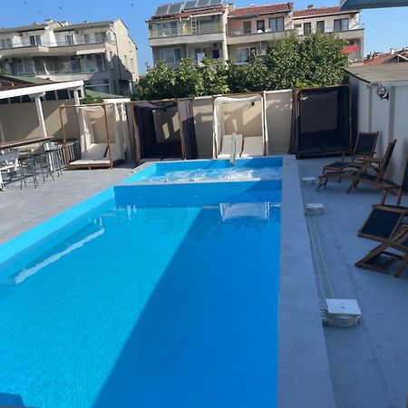 Family Hotel Malibu Chernomorets Exterior foto