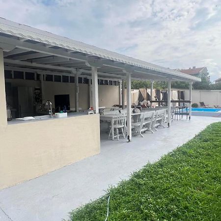 Family Hotel Malibu Chernomorets Exterior foto