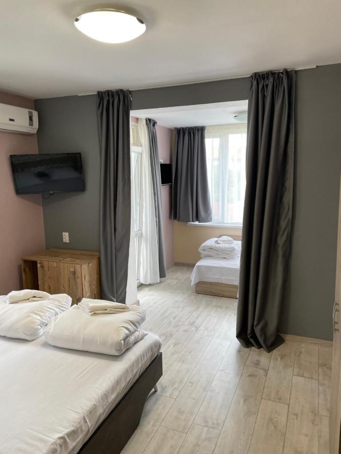 Family Hotel Malibu Chernomorets Exterior foto