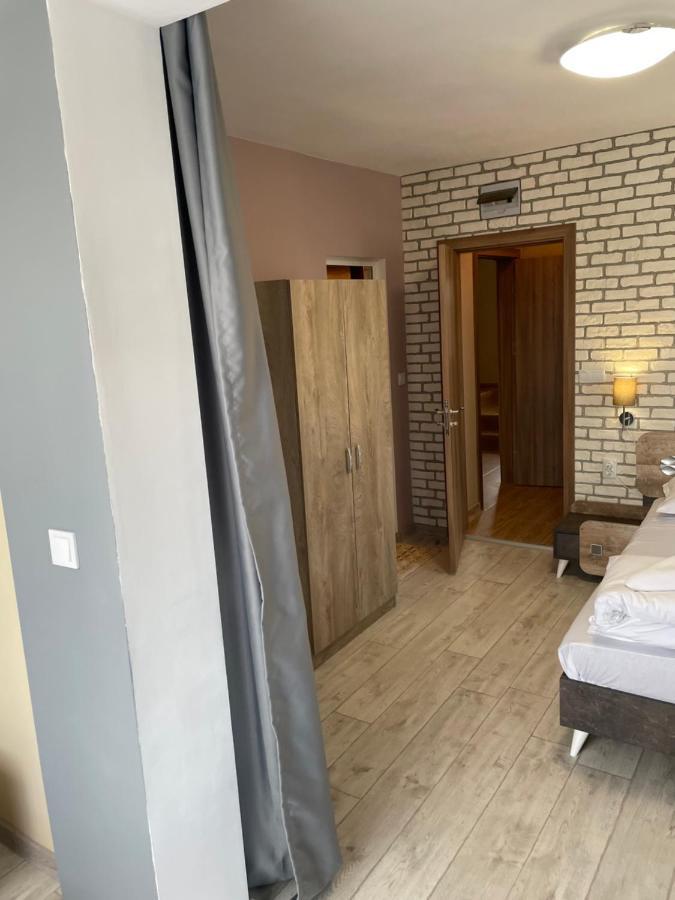 Family Hotel Malibu Chernomorets Exterior foto