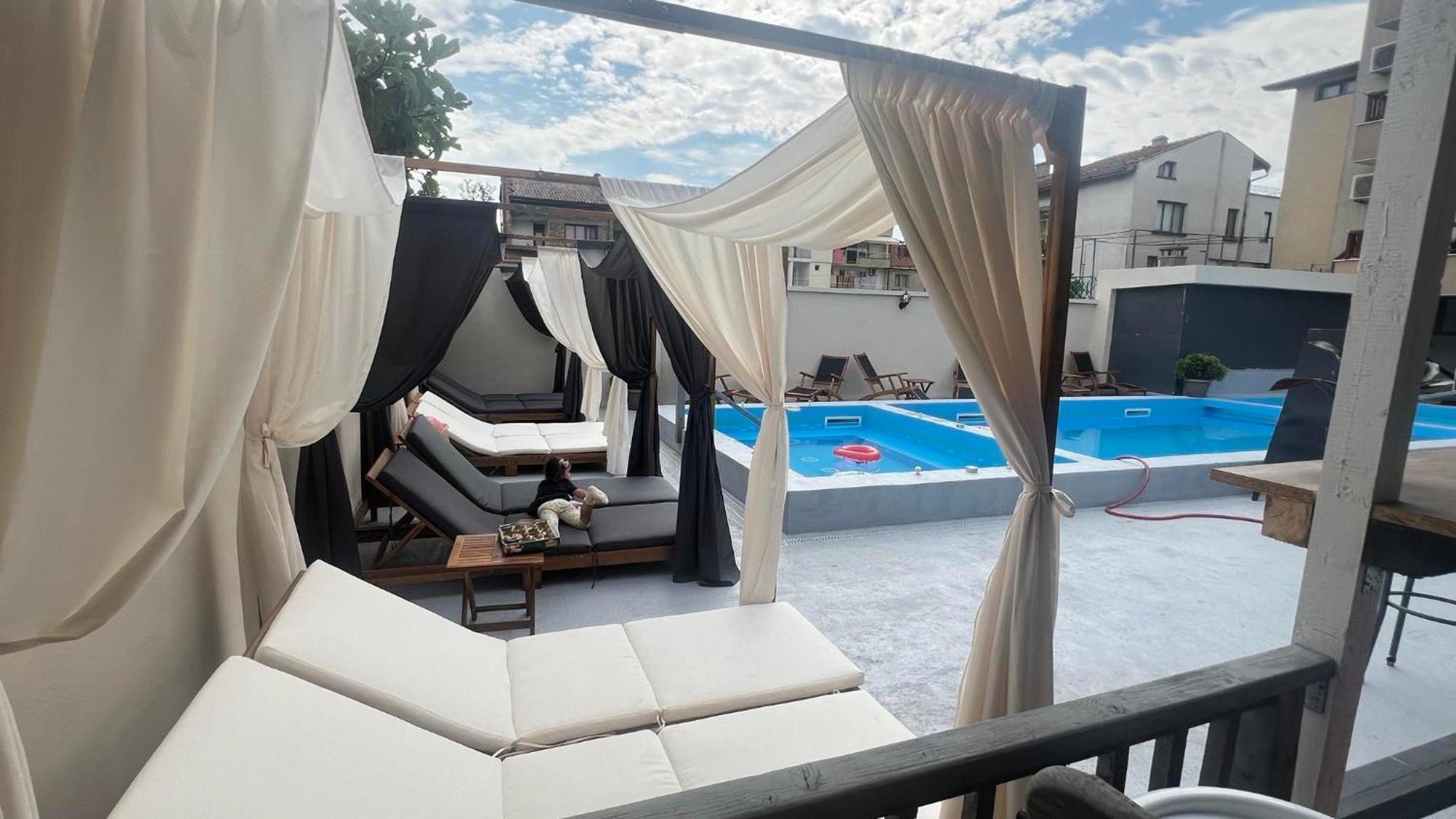 Family Hotel Malibu Chernomorets Exterior foto