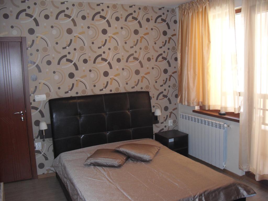 Family Hotel Malibu Chernomorets Exterior foto