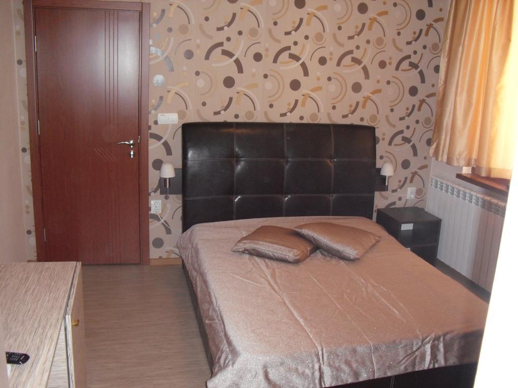 Family Hotel Malibu Chernomorets Exterior foto