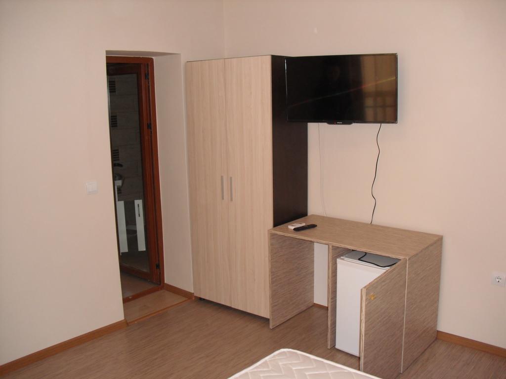 Family Hotel Malibu Chernomorets Exterior foto