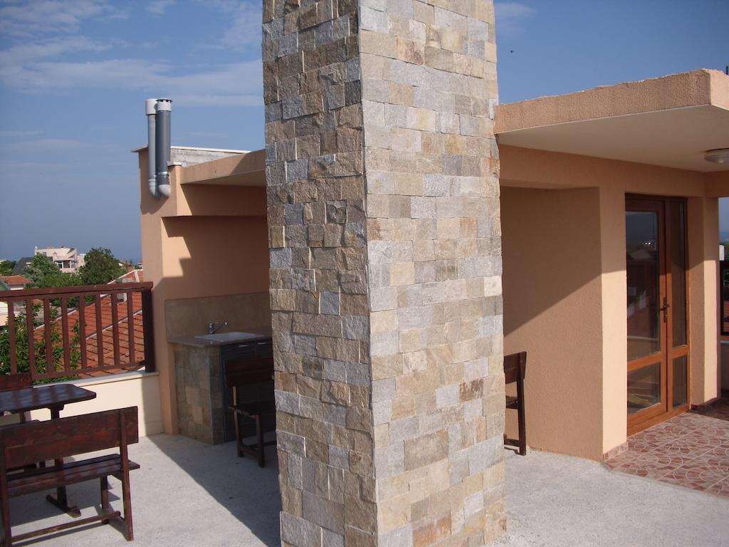 Family Hotel Malibu Chernomorets Exterior foto