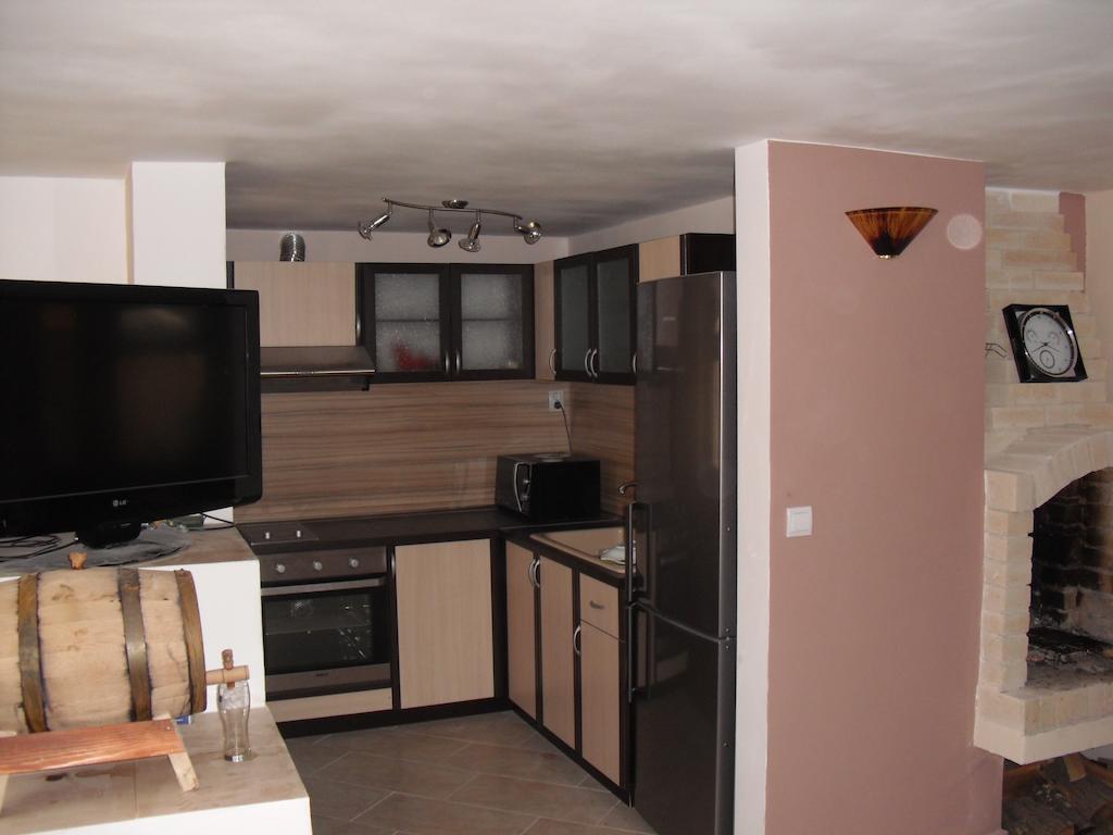 Family Hotel Malibu Chernomorets Exterior foto