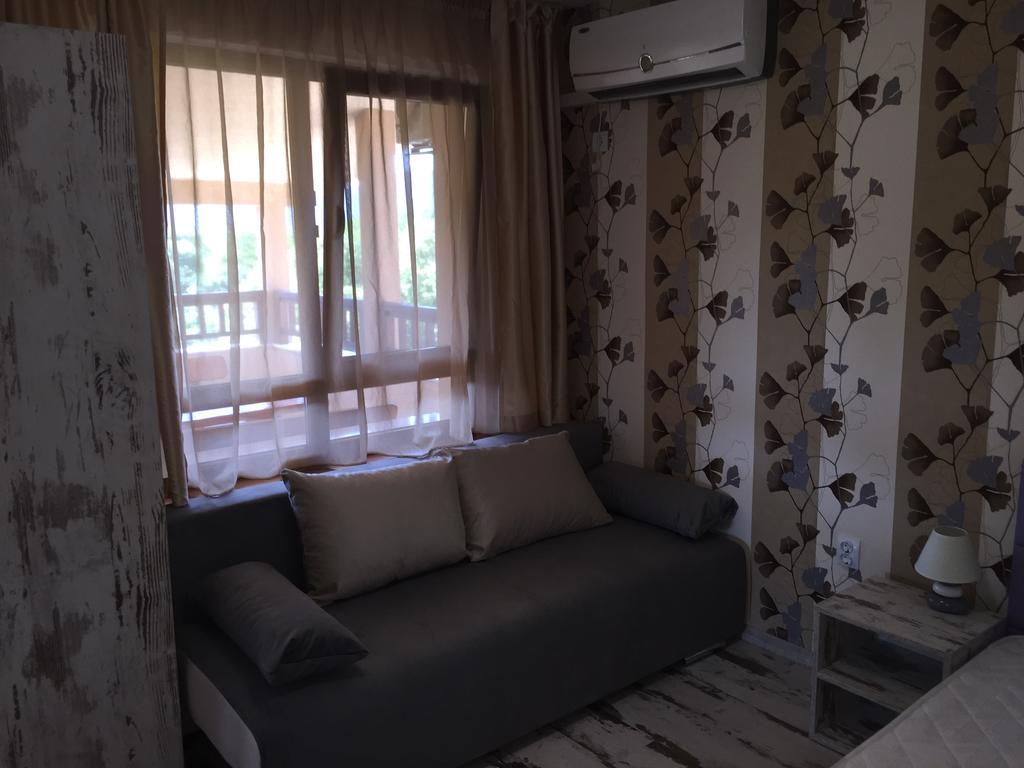 Family Hotel Malibu Chernomorets Exterior foto