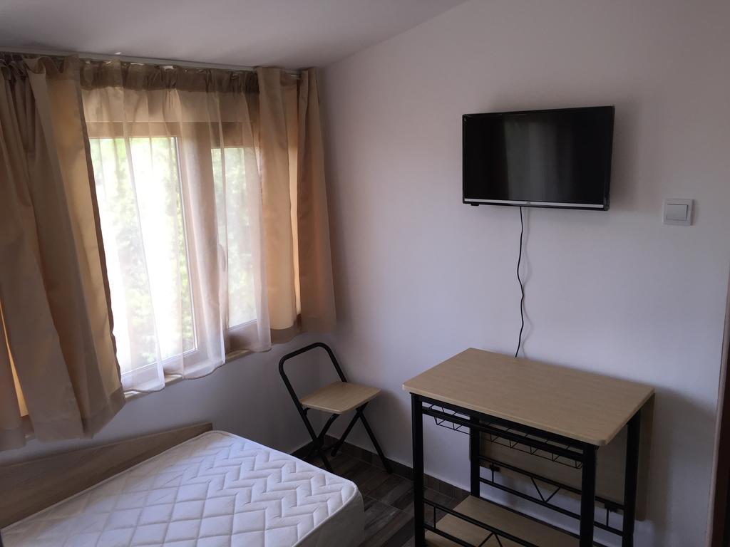 Family Hotel Malibu Chernomorets Exterior foto